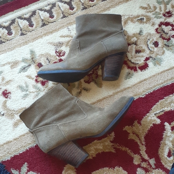 Nine west booties - Picture 6 of 10